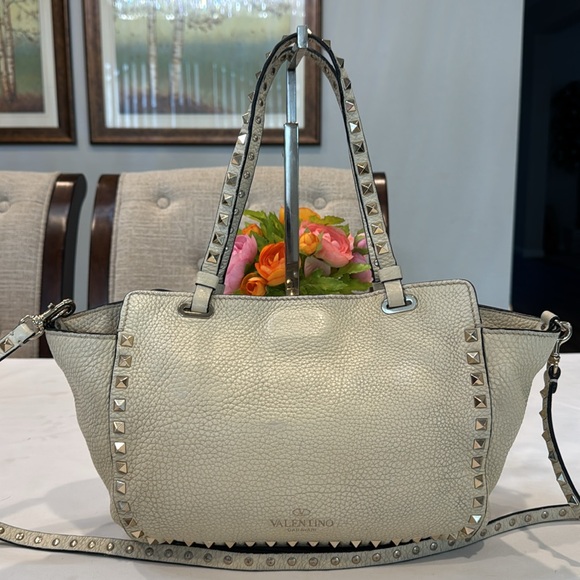 Authentic Valentino Garavani Rockstud pebbled leather bag - Picture 3 of 16